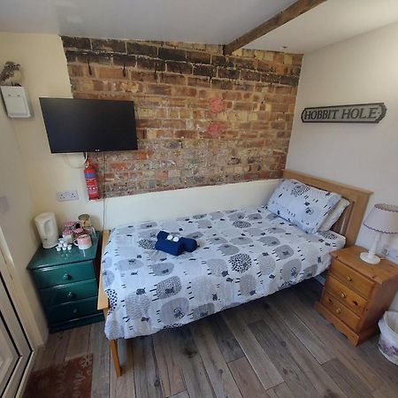 Salisbury Guest House - Free Parking Йорк Экстерьер фото
