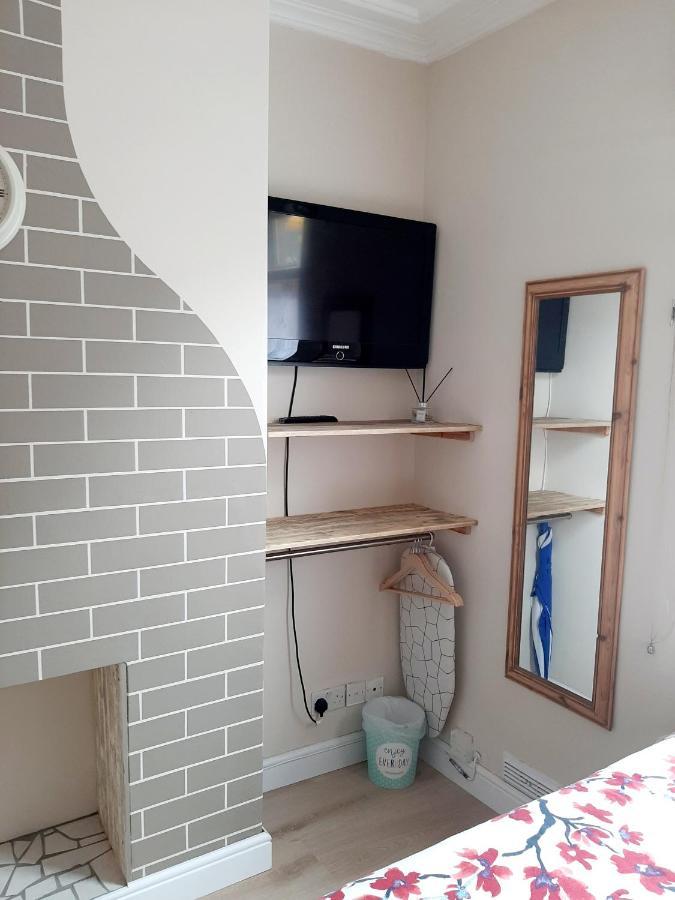 Salisbury Guest House - Free Parking Йорк Экстерьер фото